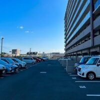全戸平置き駐車場。1台分無料です。