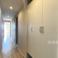 シューズボックスも白ですっきりとした印象。