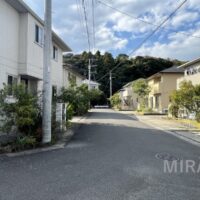 前面道路も広く、駐車の際も安心です。 前面道路も広く、駐車の際も安心です。