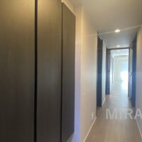 取っ手のないスッキリとしたデザインのシューズボックス。 取っ手のないスッキリとしたデザインのシューズボックス。