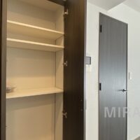 キッチン横の収納スペース。 キッチン横の収納スペース。