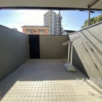 1階住人だけの特権、専用テラス。 1階住人だけの特権、専用テラス。