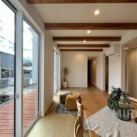 ウッドデッキとの一体感でよりLDKが広く感じます