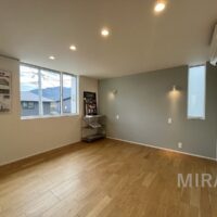 2階西側洋室はWICもあるのでご夫婦の寝室に。