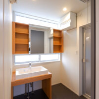 洗面台は可愛らしい造作洗面台