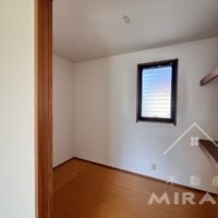 2階南西和室。WICも備わっています。 2階南西和室。WICも備わっています。