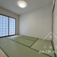 LDKに隣接する６畳の和室は一体として利用すると大空間。お子様が小さなうちは重宝できる空間です。