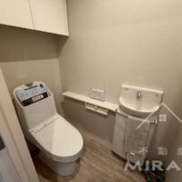 トイレも新しく交換されています。