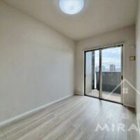 南側5.3畳の洋室