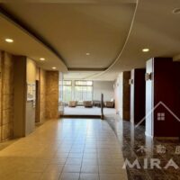 マンションロビーはホテルのような装い